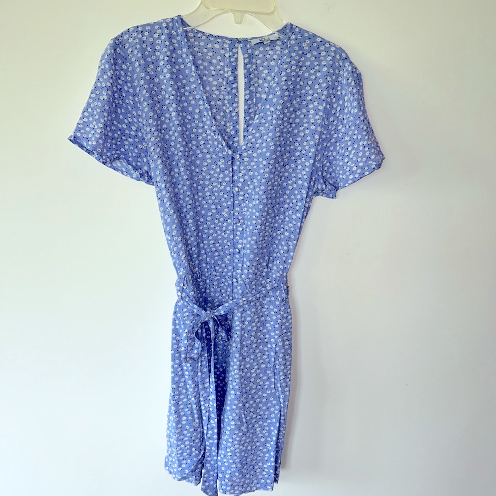 Rails periwinkle blue, daisy floral, shorts romper, size XS, EUC